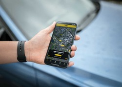 Smartphone vehicle tracking image