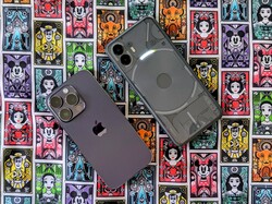 iphone 14 pro nothing phone 2 side-by side