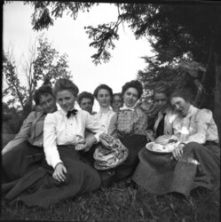 Some of Miss Garland girls, Class of 1900. Taken at Milton [MA] June 1900.