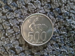 500 rupiah indonesian coin close-up photography